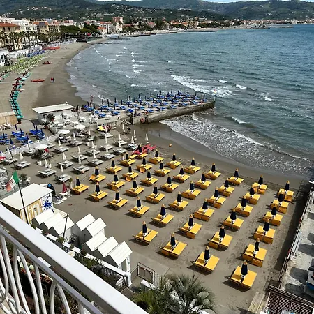 Golfo E Palme Hotel 3*