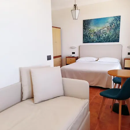 Golfo E Palme Hotel