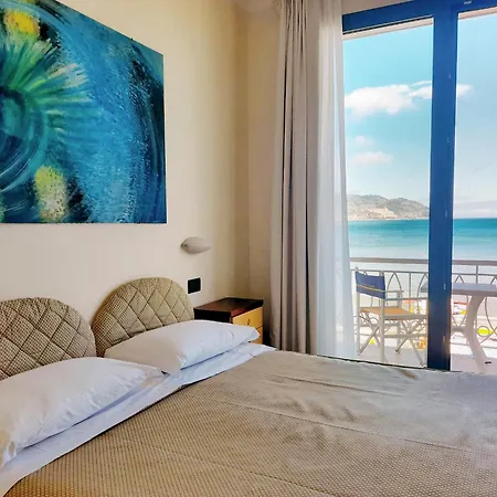 Hotel Golfo E Palme 3*