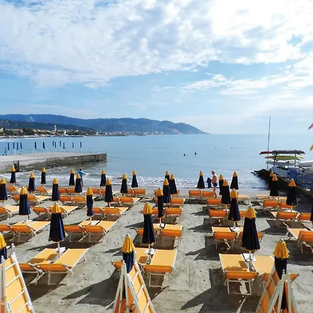 Golfo E Palme 3*