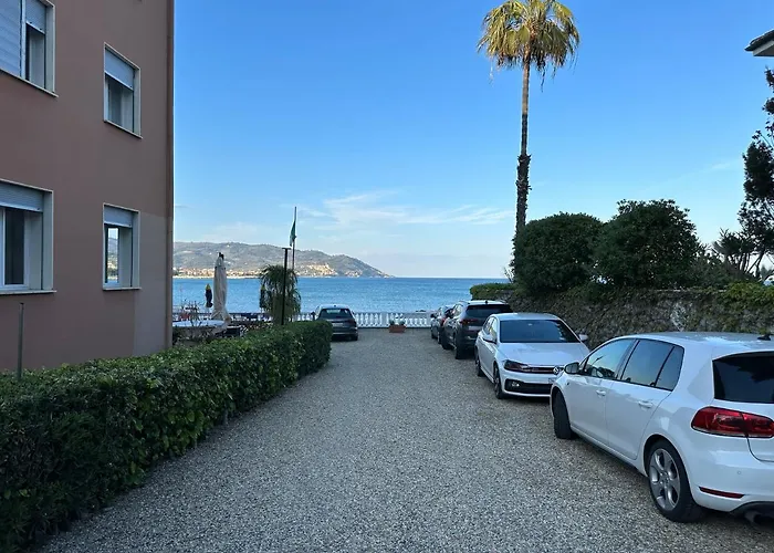 Golfo E Palme 酒店 迪亚诺马里纳