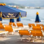 Готель Golfo E Palme Діано-Марина