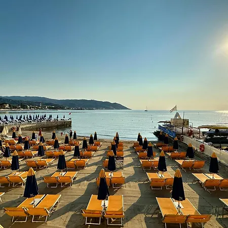 Golfo E Palme Szálloda