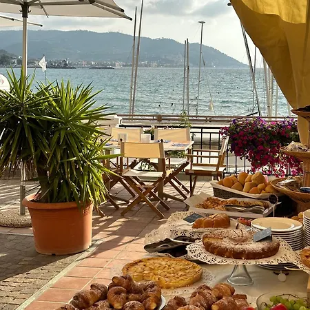 Ξενοδοχείο Golfo E Palme 3*