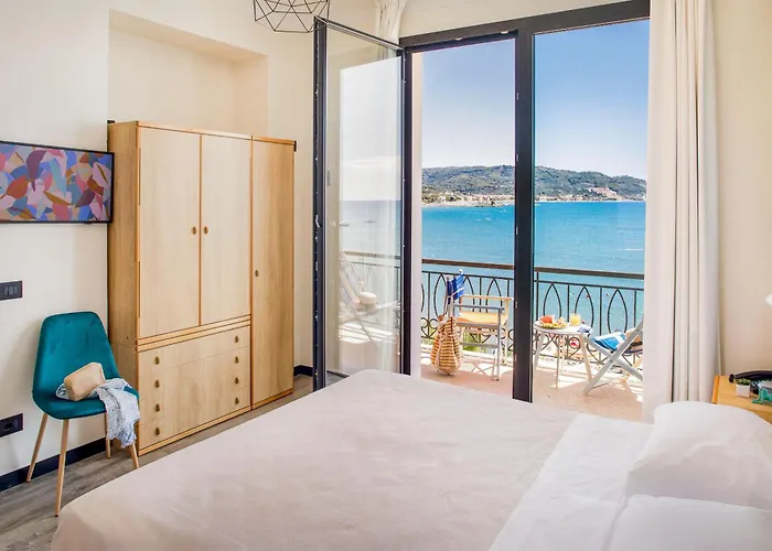 Hotel Golfo E Palme 3*